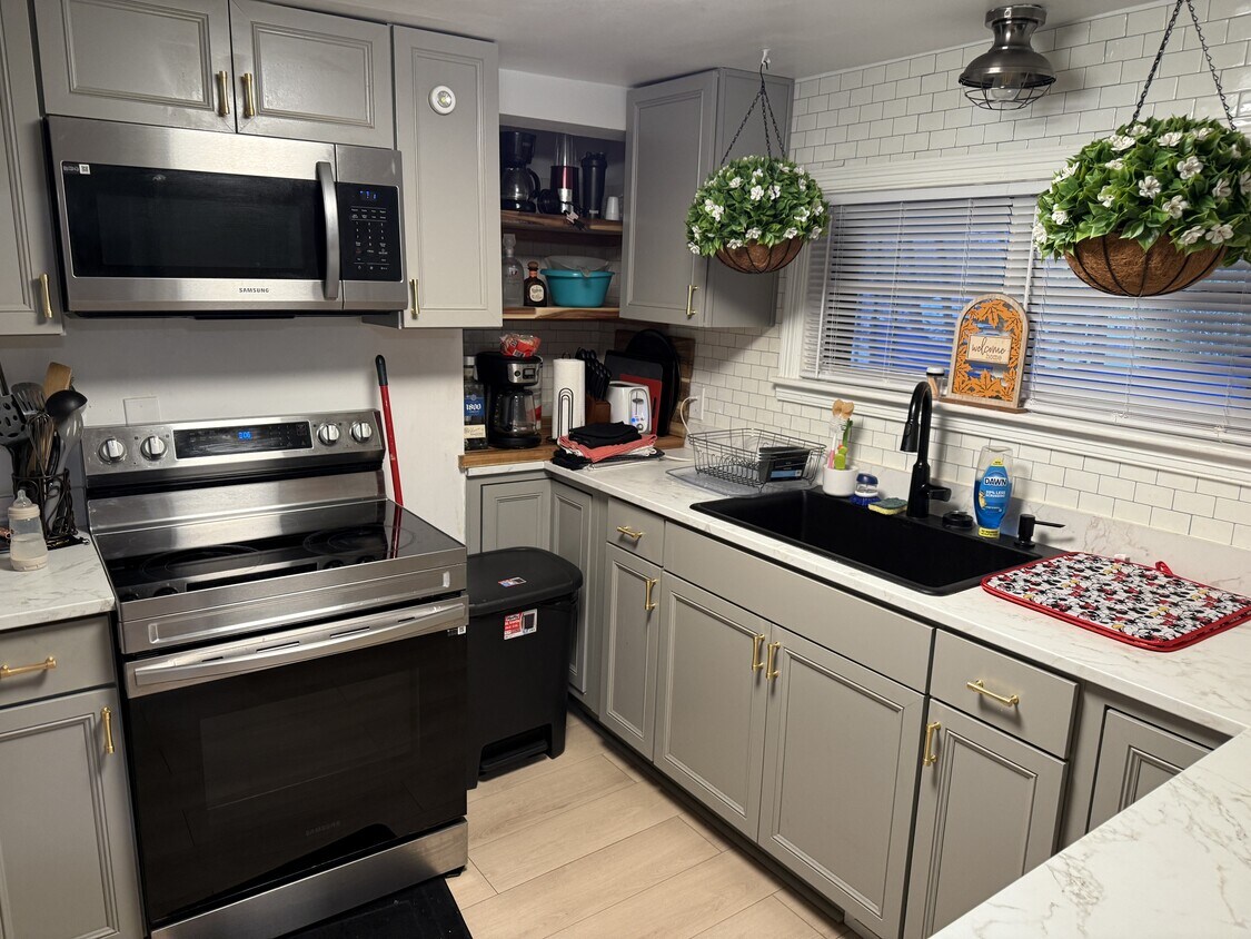 Foto del edificio - 628 Isler St