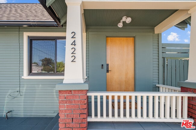 Building Photo - 2422 W 30th St