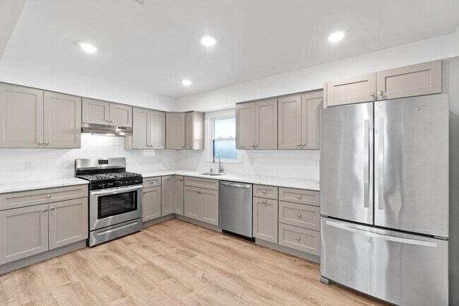 Building Photo - 531 Avenue C