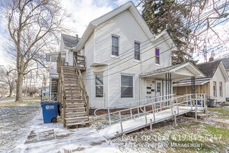 Building Photo - 603 Milton St