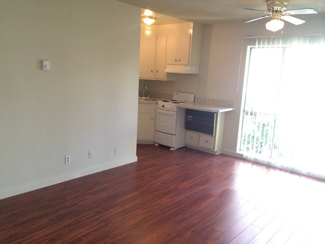 Photo - 530 Veteran Ave Apartment