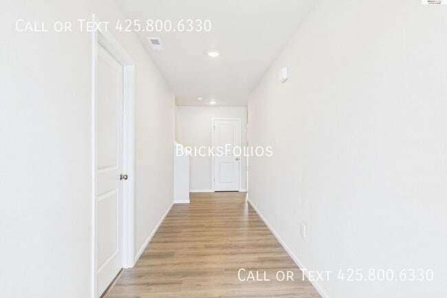 Building Photo - 19537 141st Ave Ct E