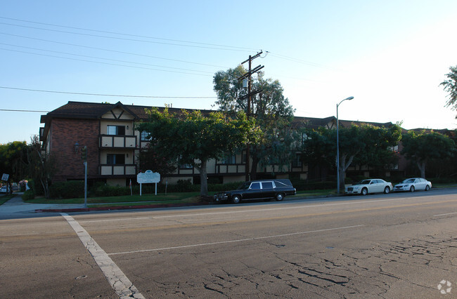 Building Photo - Burbank Apartments