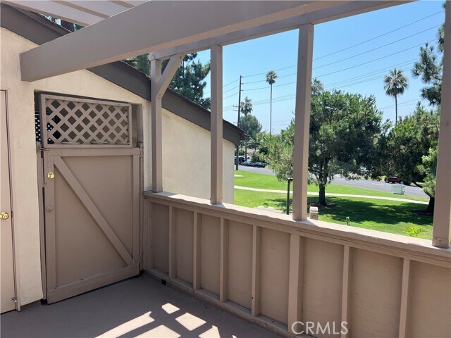 Foto del edificio - 1350 Cabrillo Park Dr