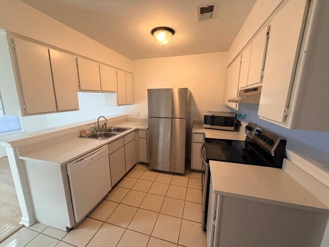 Foto del edificio - Cozy Wisteria Court