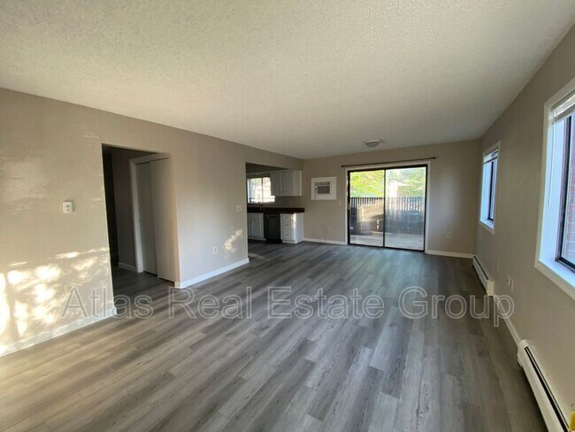 Foto del edificio - 3373 S Alcott St