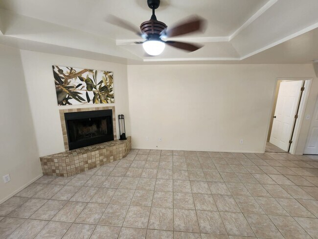 Foto del edificio - 1200 E River Rd