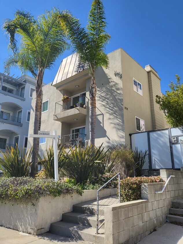 11915 Darlington Ave Unit 3, Los Angeles, CA 90049 11915 Darlington