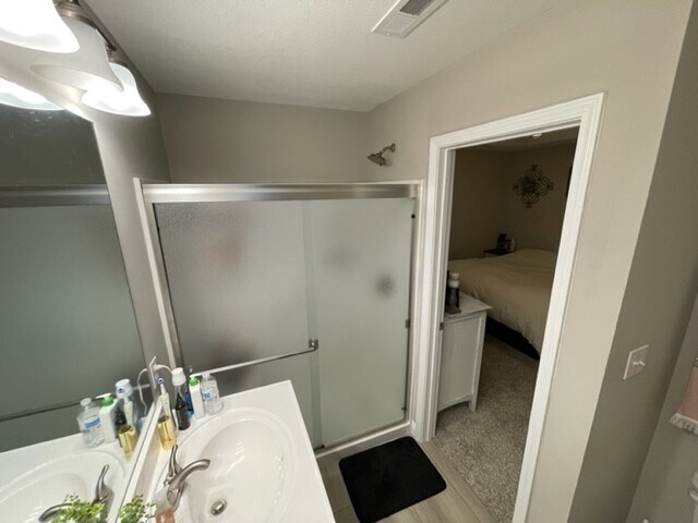 Foto del edificio - 5461 Geyser Blvd