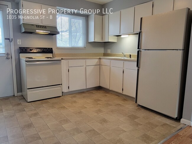 Building Photo - 1/2 OFF FIRST FULL MONTHS RENT! 2-Bed, 1-B...