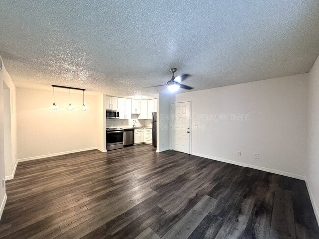 Foto del edificio - 2452 Oak Park Way