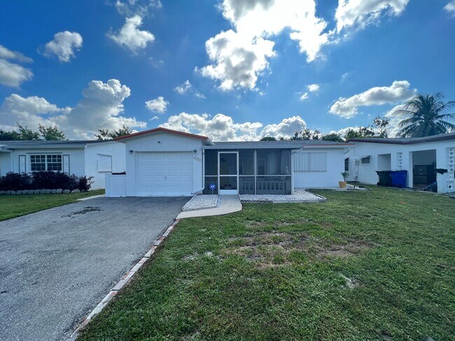 Foto del edificio - Oakland Villa Senior Community- 2 Bedrooms...
