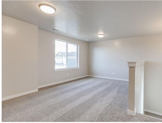 Building Photo - 949 N Synergy Ln