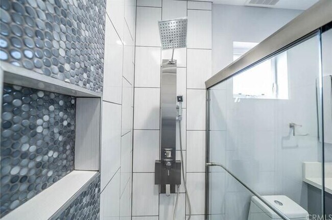 Foto del edificio - 4820 St Charles Pl