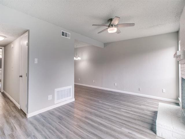 Foto del edificio - 5731 Shadydell Dr