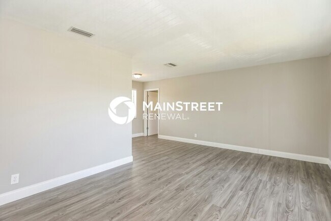 Building Photo - 4 Bedroom Pet-Friendly Home in Lauderhill, FL with Main Street Renewal