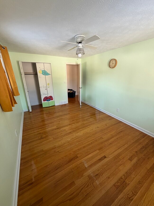 Foto del edificio - 37910 Aurora Rd