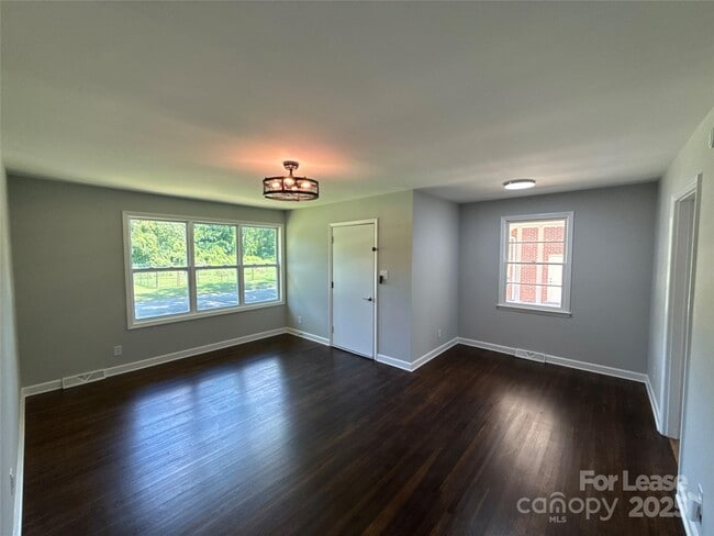 Building Photo - 5320 Dolphin Ln