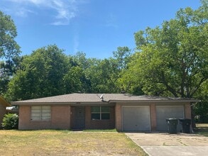 Building Photo - 1806 S 19th St