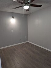 Building Photo - 539 Park St