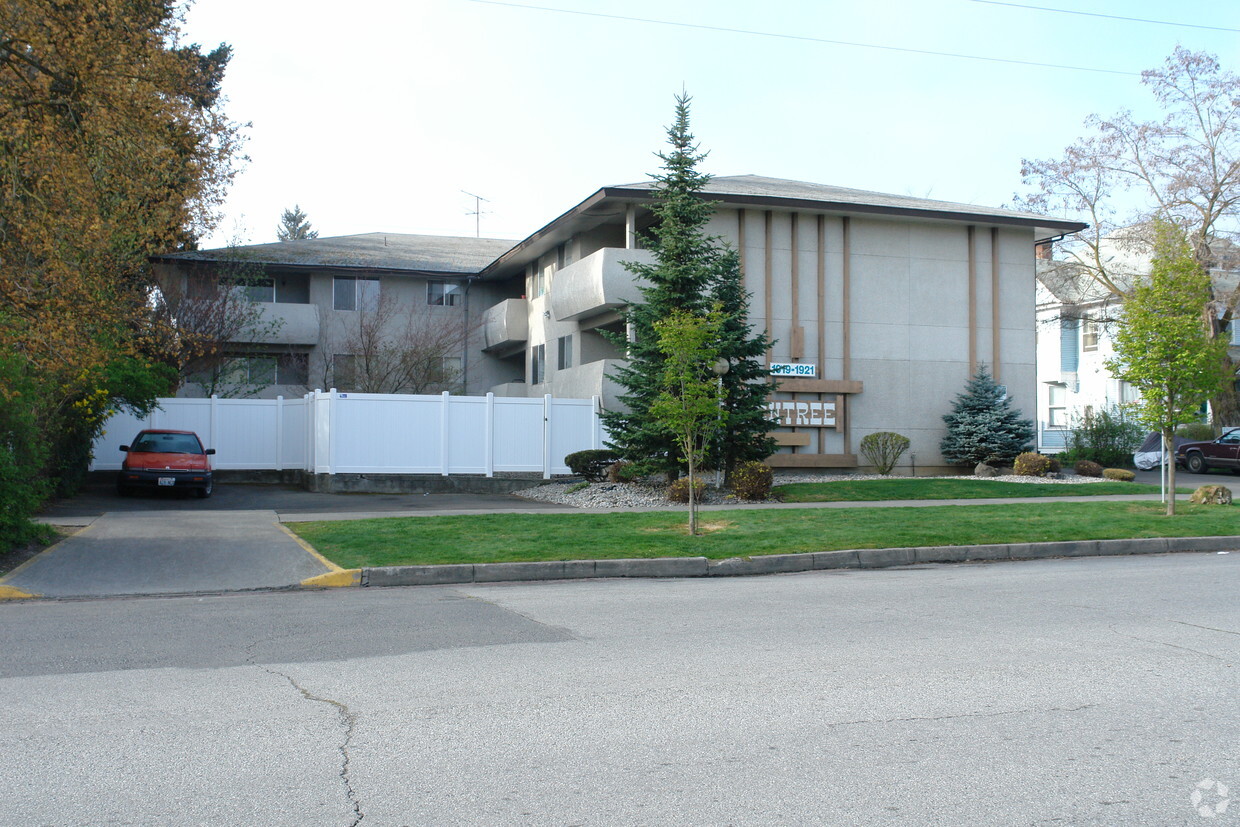 Building Photo - Greentree Apartments