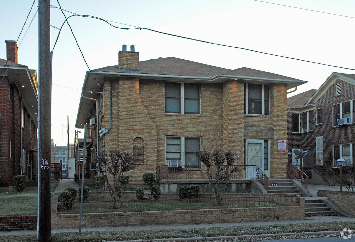 Building Photo - Azalea Plaza