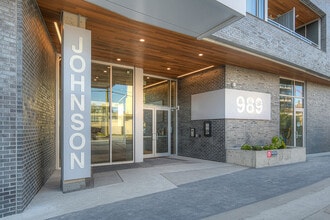 Building Photo - 989 Johnson St