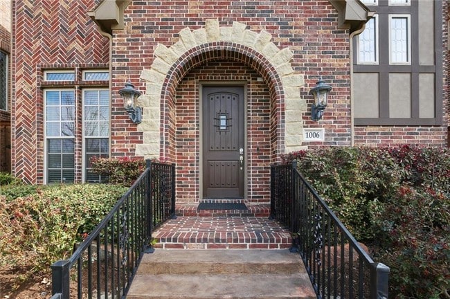Building Photo - 1006 Shadyside Ln