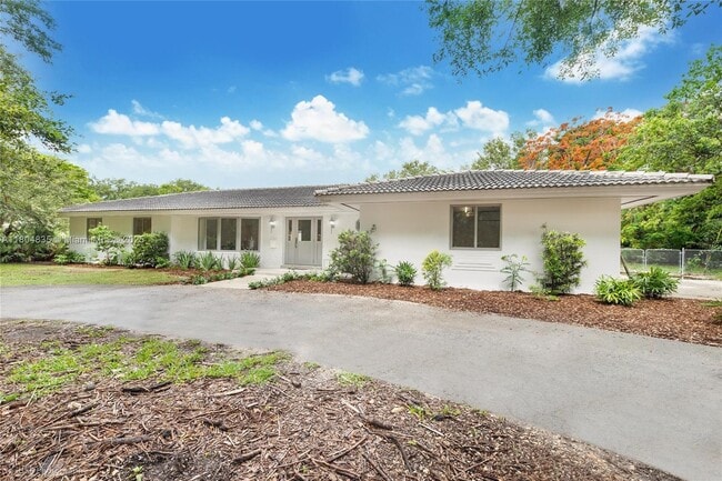 Building Photo - 15600 SW 79th Ave