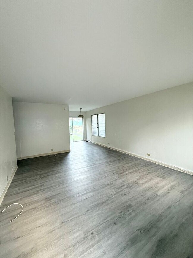 Photo - Salt Lake - Tropicana Manor 3-bedroom 2-ba... Townhome