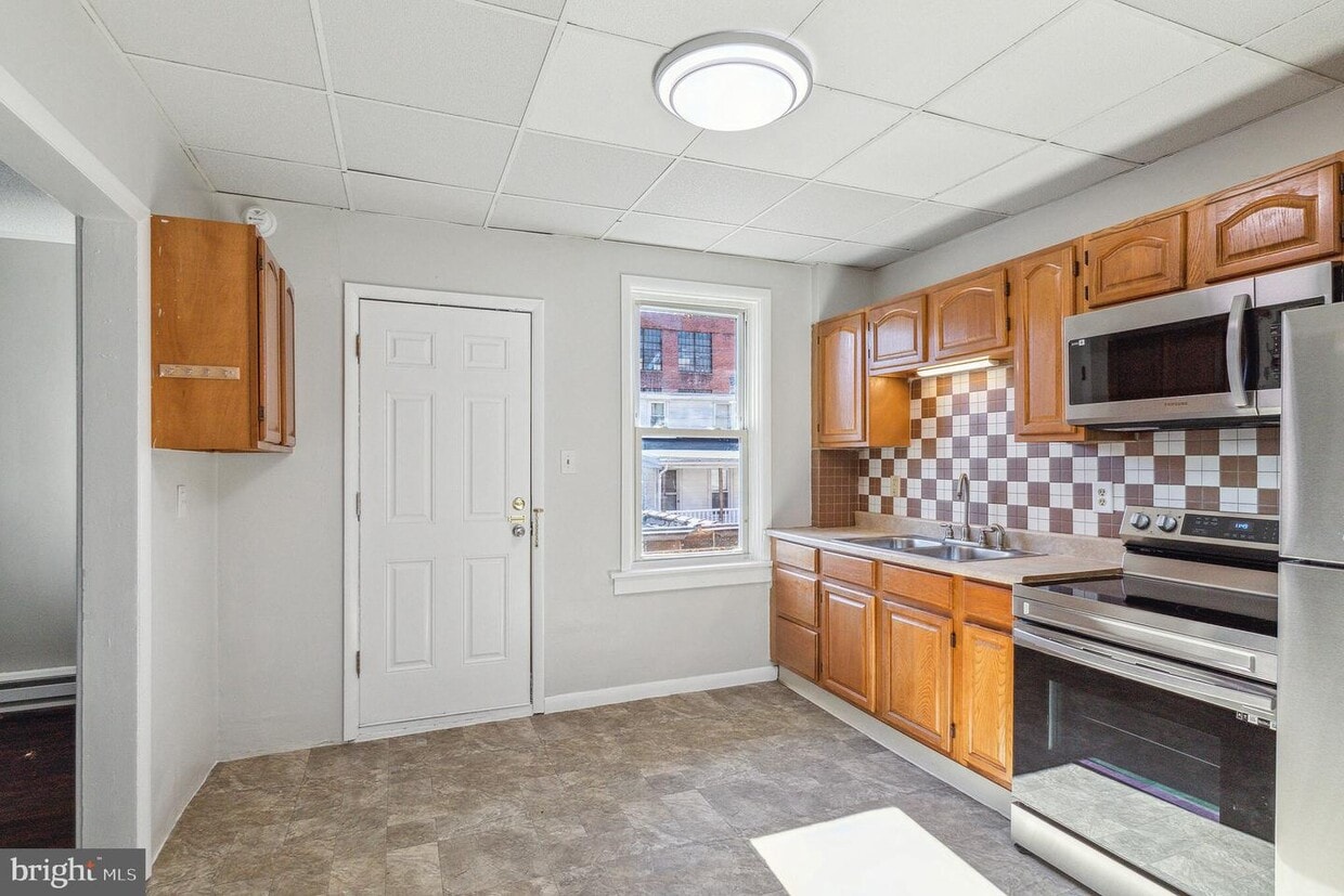 34 N Nescopec St Unit 2, Tamaqua, PA 18252 Room for Rent in Tamaqua