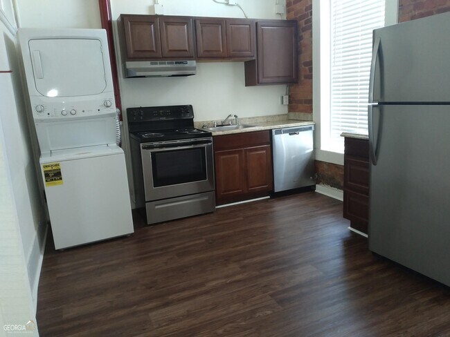 Building Photo - 208 Adamson Square