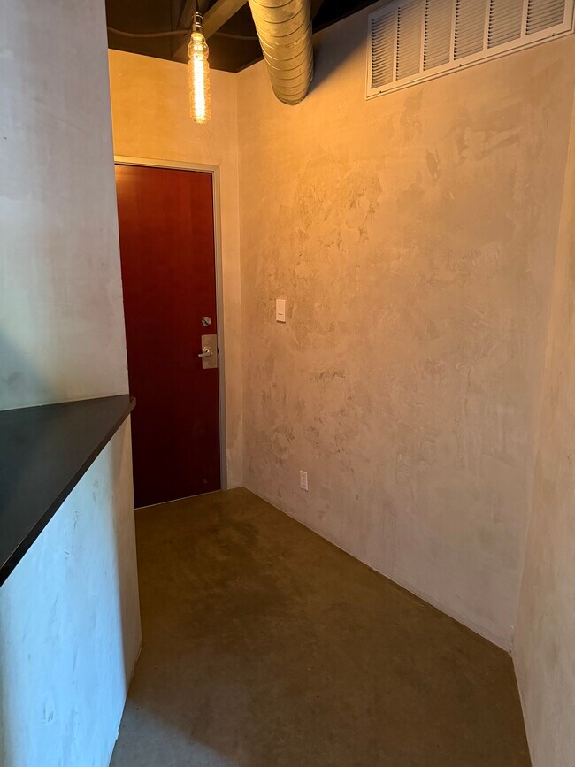 Foto del edificio - 825 W Daggett Ave