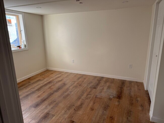 Foto del edificio - 111 Lexington St