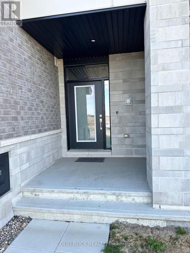 Building Photo - 135 Rockmelon St