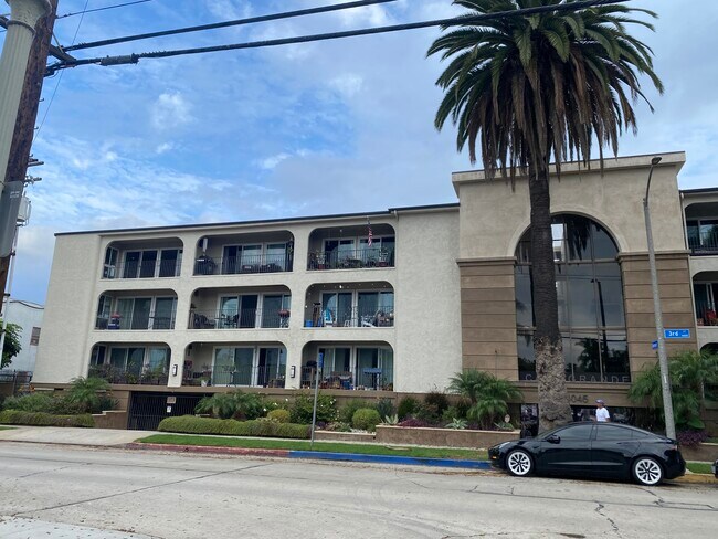 Foto del edificio - 4045 E 3rd St