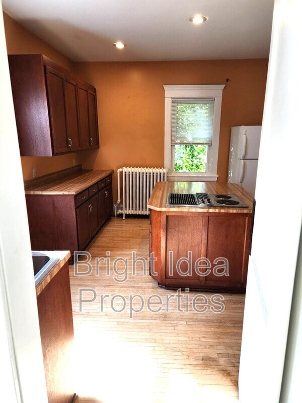 Foto del edificio - 2104 Emerson Ave S