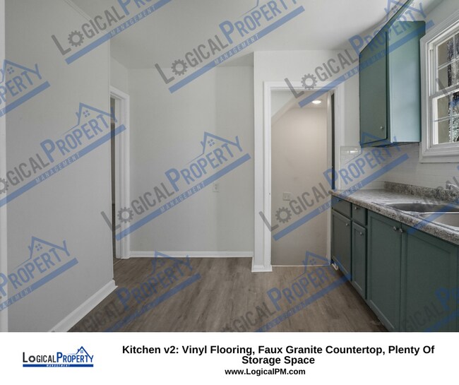 Building Photo - 3 Bed/ 1 Bath Bungalow W/ Porch, Basement,...