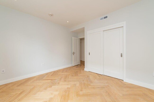 Foto del edificio - 15 Forest St