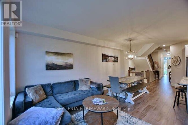 Photo du bâtiment - 222 Yellow Birch Cres