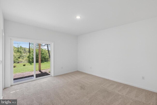 Foto del edificio - 73 Basswood St