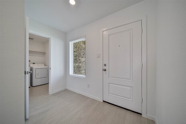 Building Photo - 16257 Bergara Bend Dr