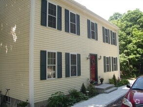 Building Photo - 11 Dell Ave
