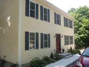 Building Photo - 11 Dell Ave