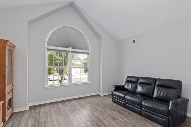 Foto del edificio - 33 Tallman Ln