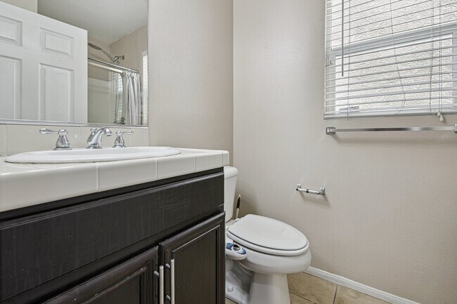 Foto del edificio - 9449 Hendrix Ln