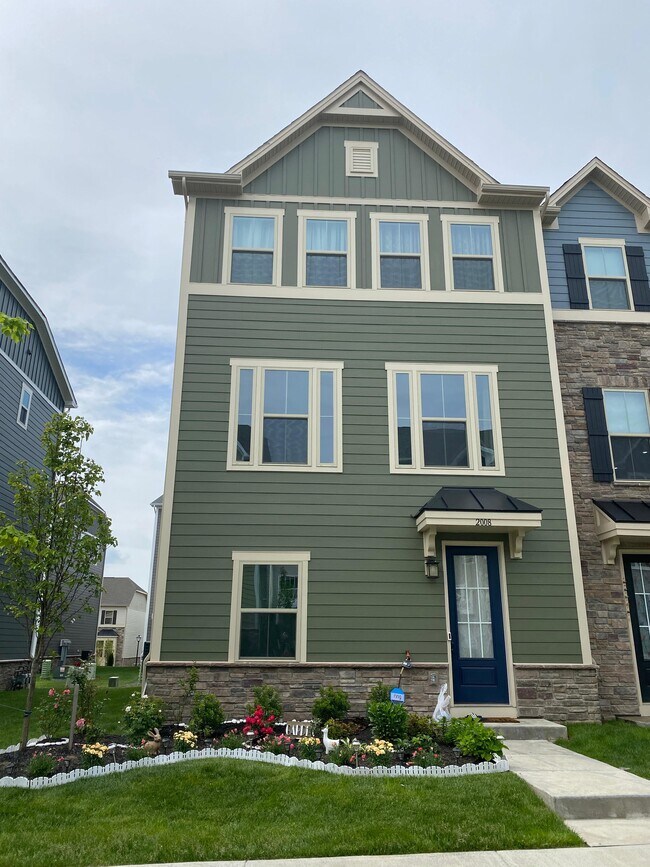 Foto del edificio - 2008 Hemlock Ln