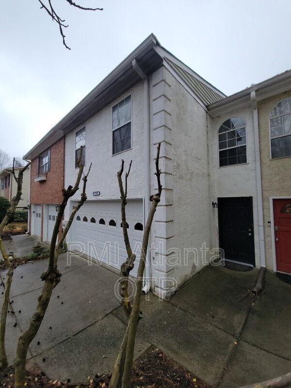 Photo - 1782 Millview Dr House