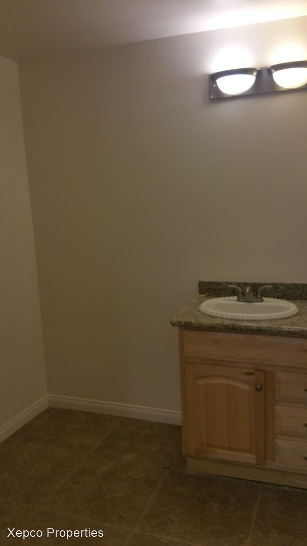 Building Photo - 3 br, 2.5 bath House - 33061 Campus Lane