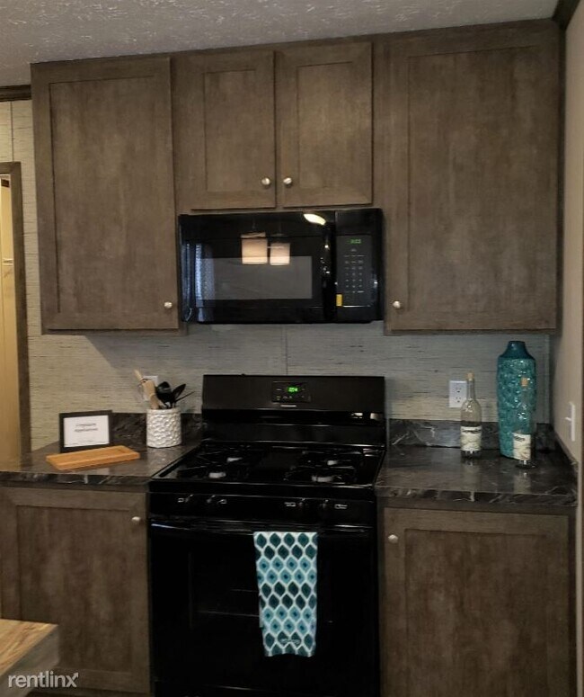 Building Photo - 4 br, 2 bath Mobile Home - 3878 E Wembley Ln
